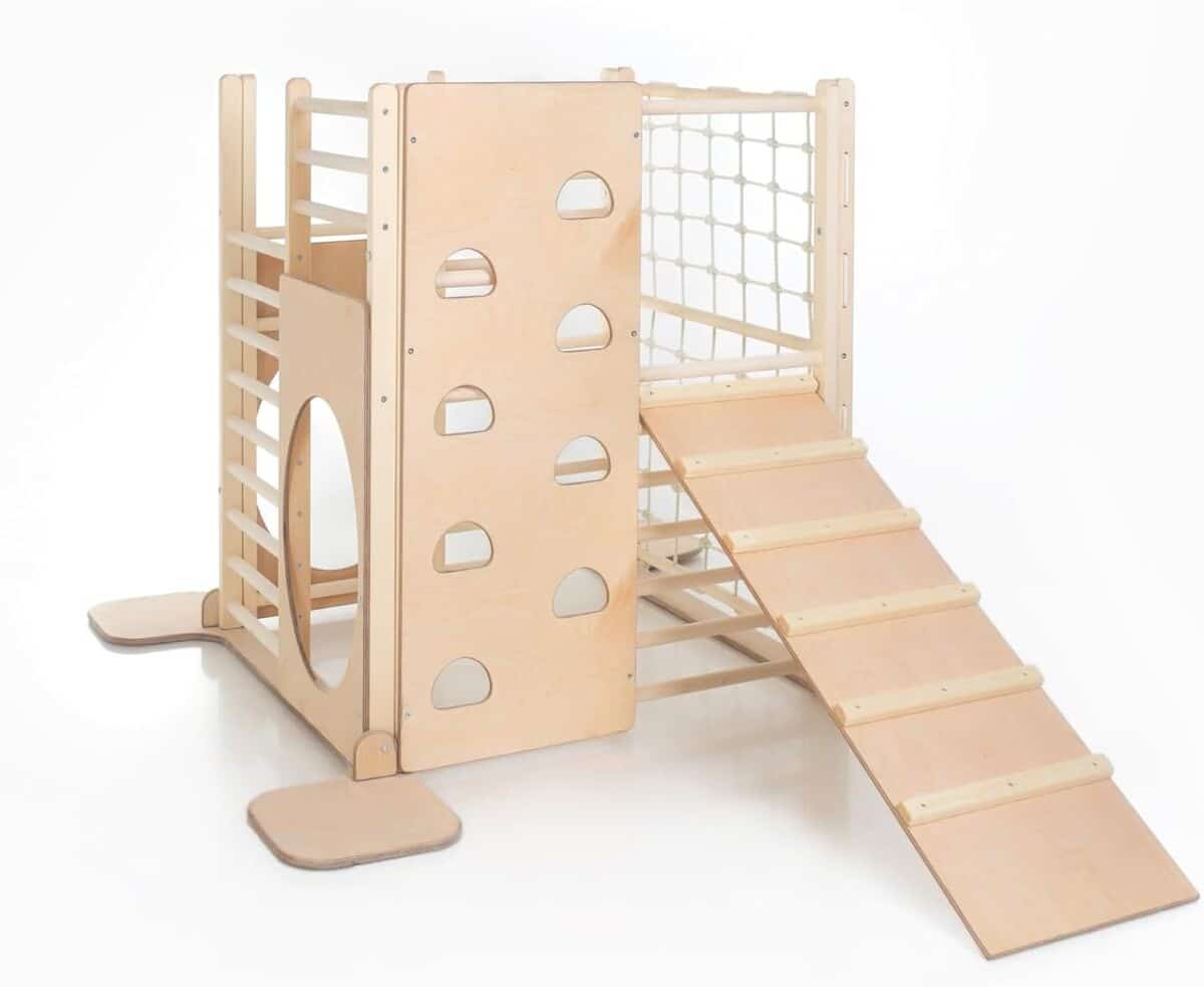 Test : tour d'escalade Montessori en bois de HomeForDreams