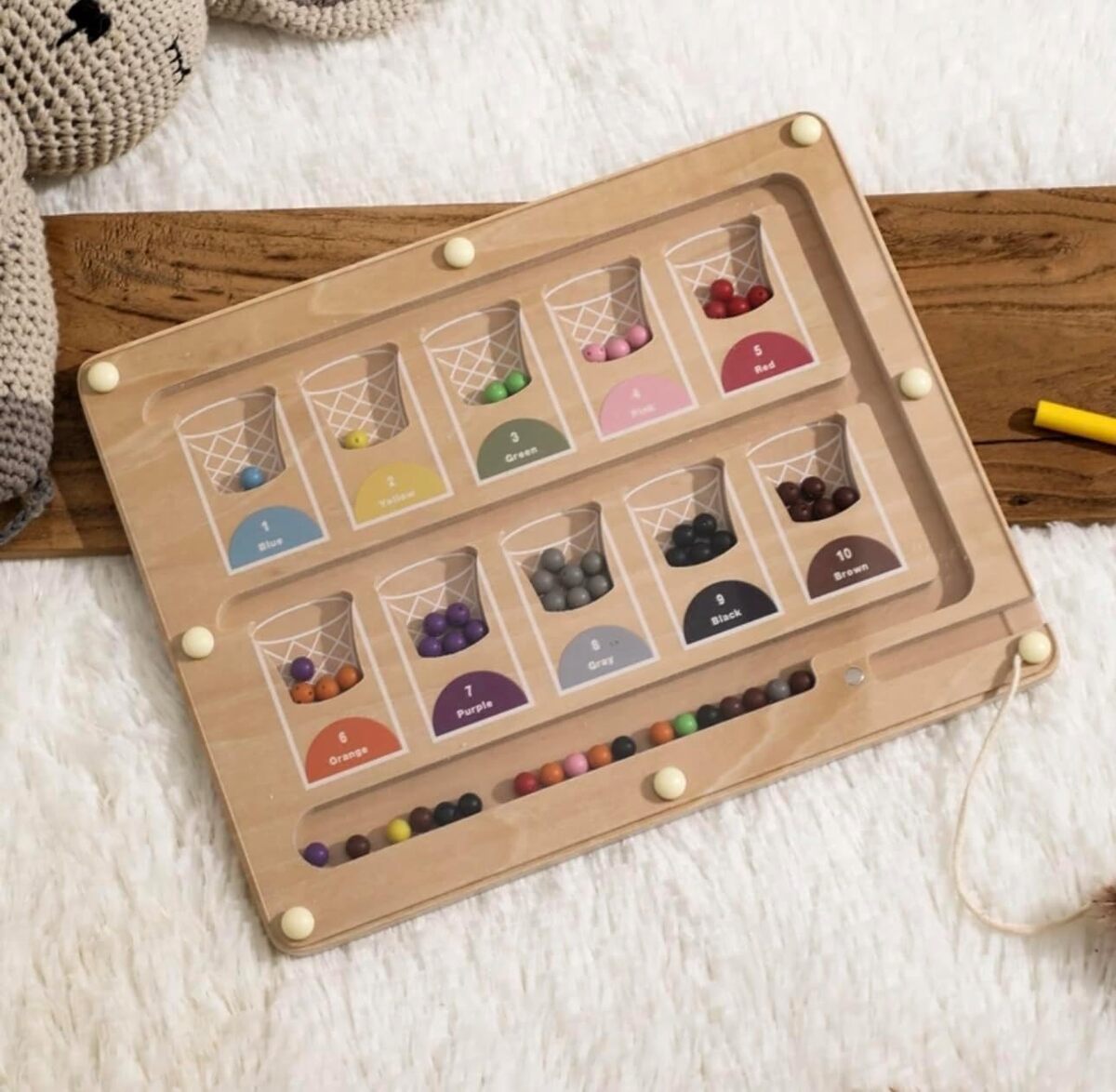 Test : plateau éducatif en bois pour les couleurs